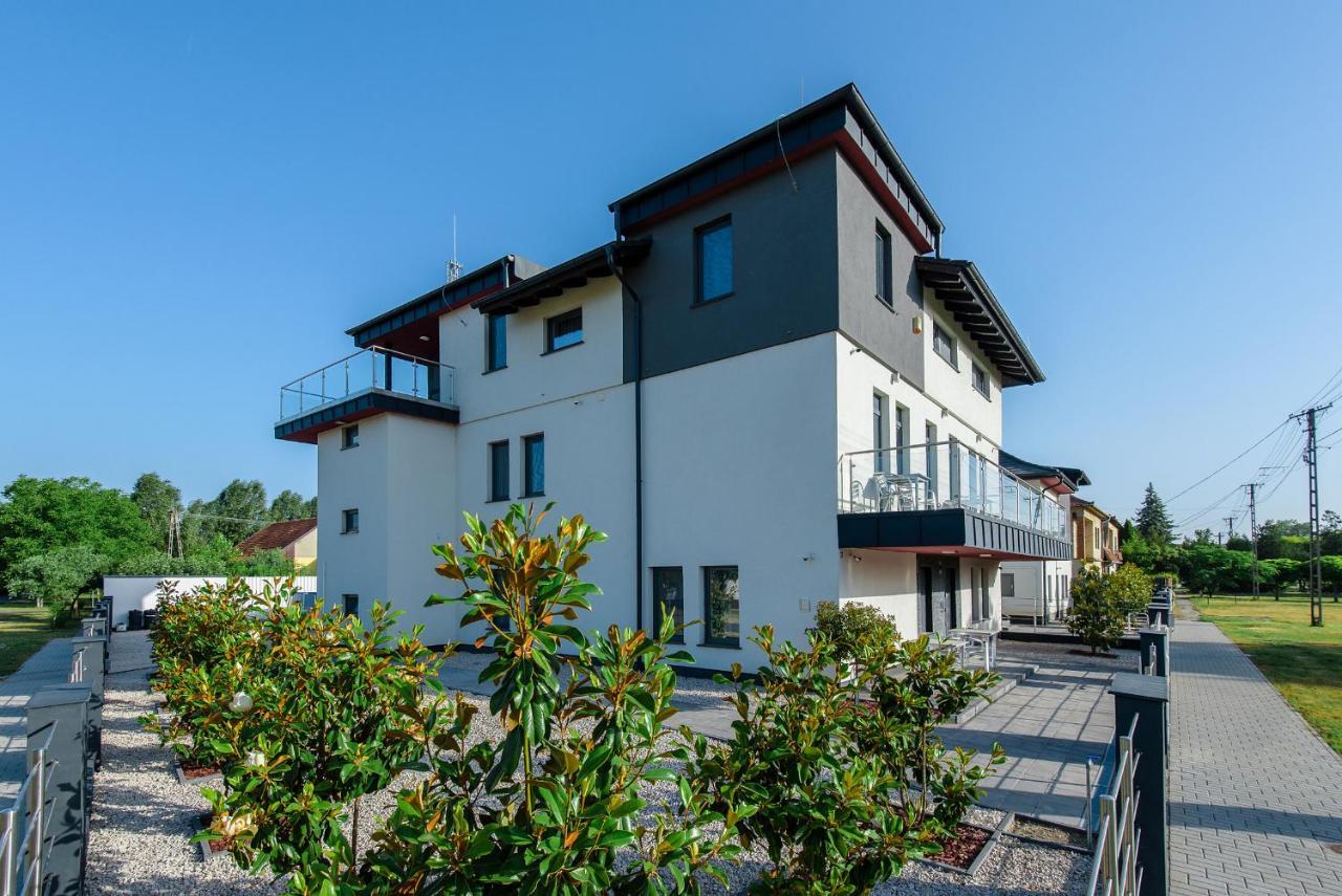 Theresa Vendeghaz Kiskunmajsa Exterior photo