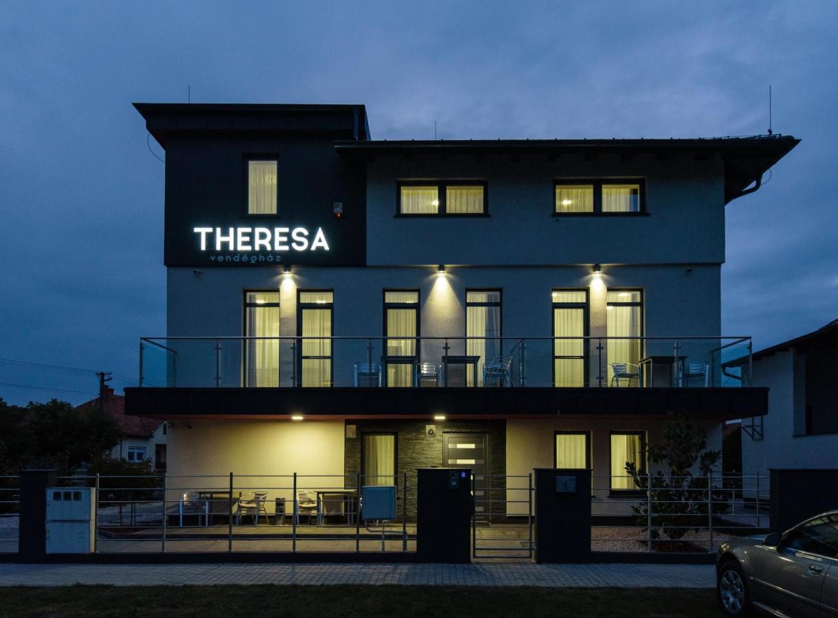 Theresa Vendeghaz Kiskunmajsa Exterior photo